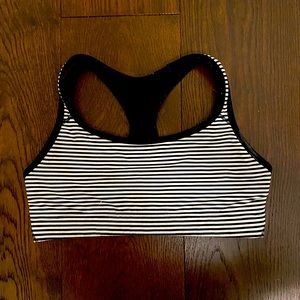 GapFit sports bra